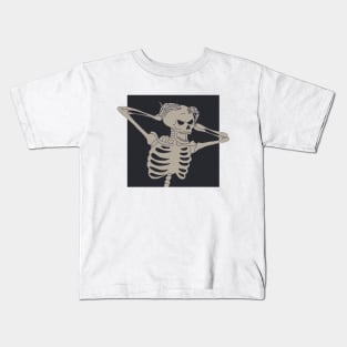 funny cartoon screaming skeleton Kids T-Shirt